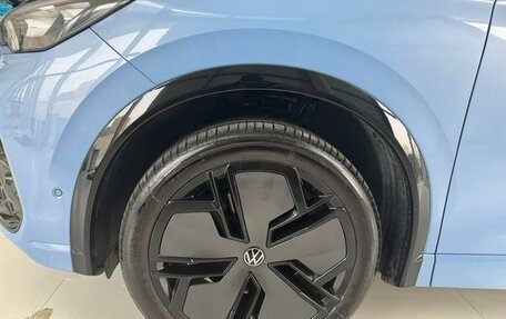 Volkswagen Tiguan, 2024 год, 3 943 000 рублей, 10 фотография