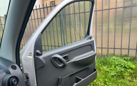 Citroen Berlingo II рестайлинг, 2006 год, 400 000 рублей, 11 фотография