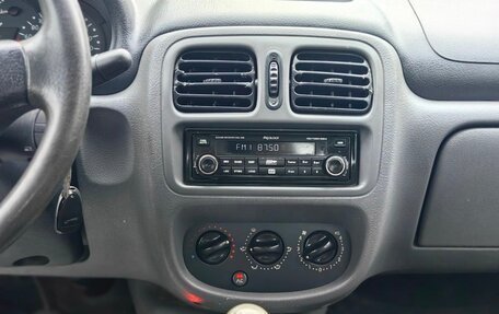 Renault Clio III, 2001 год, 235 000 рублей, 14 фотография