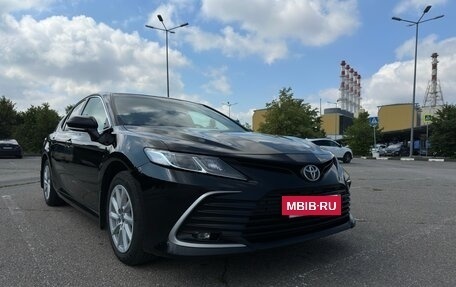 Toyota Camry, 2021 год, 2 950 000 рублей, 2 фотография
