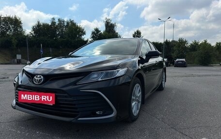 Toyota Camry, 2021 год, 2 950 000 рублей, 5 фотография