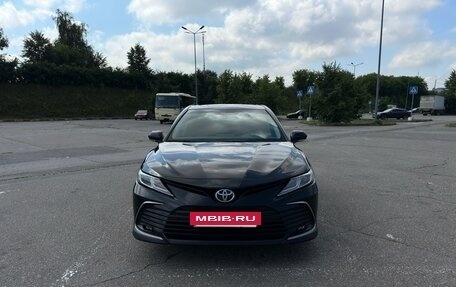 Toyota Camry, 2021 год, 2 950 000 рублей, 3 фотография