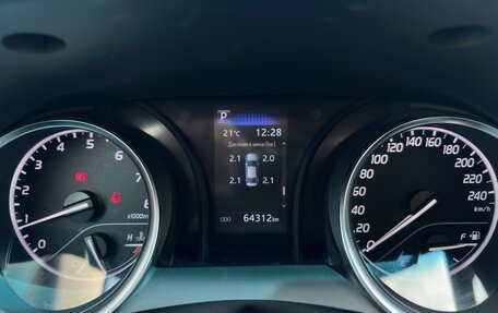 Toyota Camry, 2021 год, 2 950 000 рублей, 17 фотография