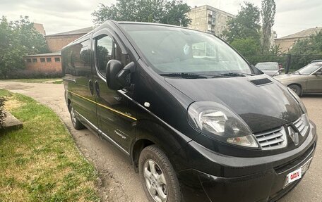 Renault Trafic, 2011 год, 2 400 000 рублей, 2 фотография