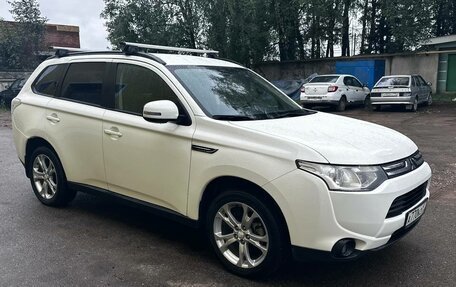 Mitsubishi Outlander III рестайлинг 3, 2012 год, 1 450 000 рублей, 3 фотография