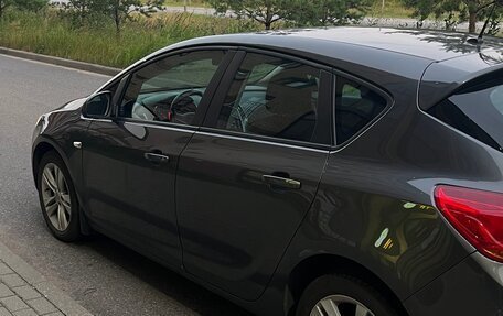 Opel Astra J, 2011 год, 750 000 рублей, 4 фотография