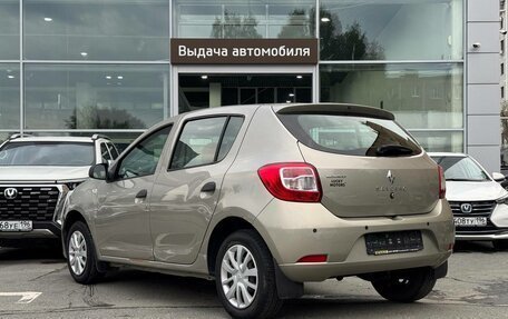 Renault Sandero II рестайлинг, 2014 год, 650 000 рублей, 3 фотография