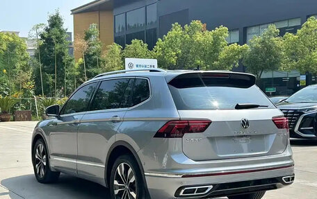 Volkswagen Tiguan II, 2021 год, 2 275 000 рублей, 6 фотография
