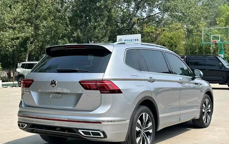 Volkswagen Tiguan II, 2021 год, 2 275 000 рублей, 4 фотография