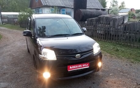 Toyota Sienta II, 2015 год, 979 000 рублей, 1 фотография