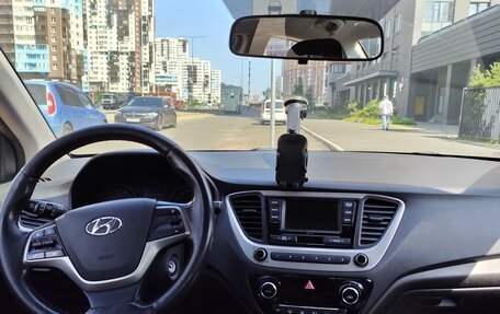 Hyundai Solaris II рестайлинг, 2018 год, 950 000 рублей, 10 фотография