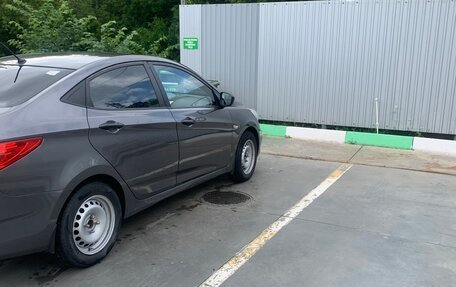 Hyundai Solaris II рестайлинг, 2011 год, 615 000 рублей, 3 фотография