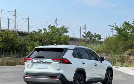 Toyota RAV4, 2021 год, 2 075 000 рублей, 5 фотография