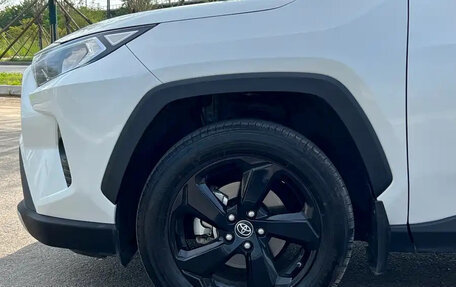 Toyota RAV4, 2021 год, 2 075 000 рублей, 26 фотография