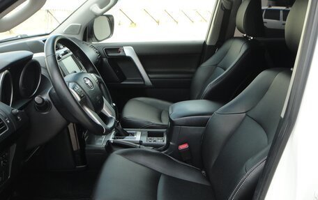 Toyota Land Cruiser Prado 150 рестайлинг 2, 2017 год, 3 870 000 рублей, 11 фотография