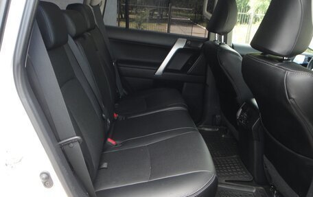 Toyota Land Cruiser Prado 150 рестайлинг 2, 2017 год, 3 870 000 рублей, 7 фотография