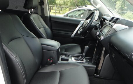 Toyota Land Cruiser Prado 150 рестайлинг 2, 2017 год, 3 870 000 рублей, 9 фотография