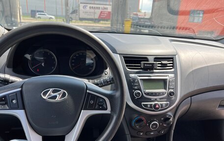 Hyundai Solaris II рестайлинг, 2012 год, 595 000 рублей, 7 фотография