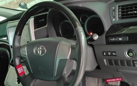Toyota Vellfire I, 2011 год, 1 200 000 рублей, 11 фотография