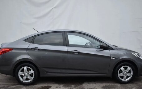 Hyundai Solaris II рестайлинг, 2011 год, 575 000 рублей, 7 фотография