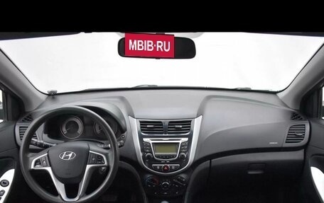 Hyundai Solaris II рестайлинг, 2011 год, 575 000 рублей, 4 фотография