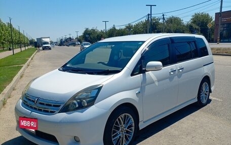 Toyota ISis I, 2010 год, 1 450 000 рублей, 2 фотография