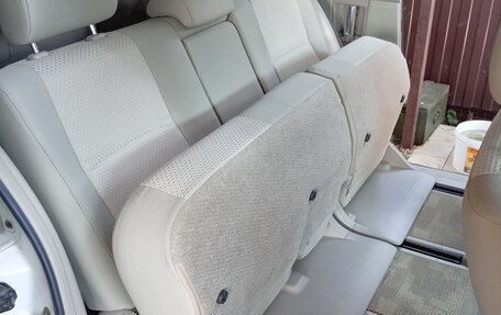 Toyota ISis I, 2010 год, 1 450 000 рублей, 17 фотография