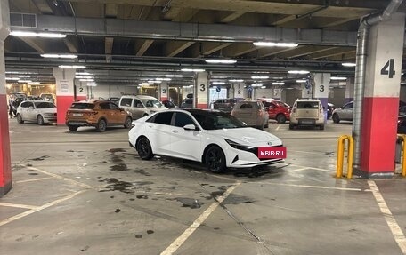Hyundai Elantra, 2021 год, 2 000 000 рублей, 2 фотография