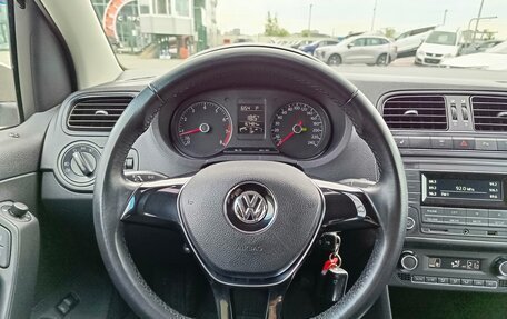 Volkswagen Polo VI (EU Market), 2017 год, 1 099 995 рублей, 17 фотография