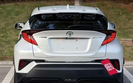 Toyota C-HR I рестайлинг, 2022 год, 2 050 000 рублей, 6 фотография