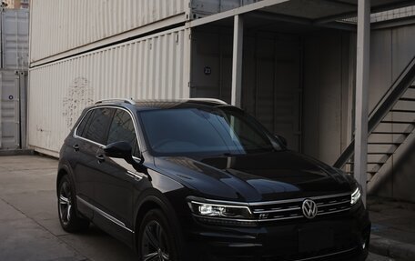 Volkswagen Tiguan II, 2017 год, 2 050 000 рублей, 11 фотография