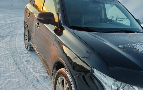 Mitsubishi Outlander III рестайлинг 3, 2014 год, 1 530 000 рублей, 2 фотография