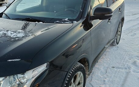 Mitsubishi Outlander III рестайлинг 3, 2014 год, 1 530 000 рублей, 3 фотография