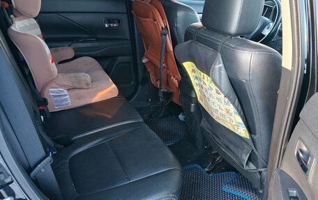 Mitsubishi Outlander III рестайлинг 3, 2014 год, 1 530 000 рублей, 7 фотография
