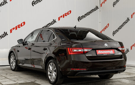 Skoda Superb III рестайлинг, 2019 год, 1 760 000 рублей, 4 фотография