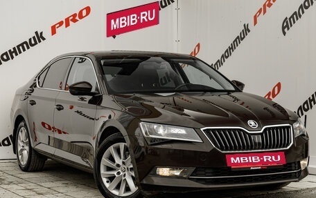 Skoda Superb III рестайлинг, 2019 год, 1 760 000 рублей, 3 фотография