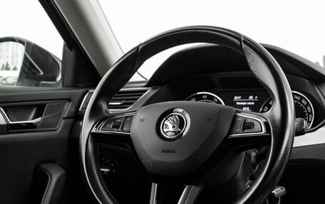 Skoda Superb III рестайлинг, 2019 год, 1 760 000 рублей, 12 фотография