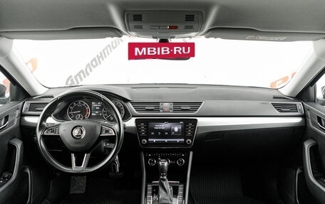Skoda Superb III рестайлинг, 2019 год, 1 760 000 рублей, 10 фотография