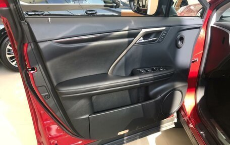 Lexus RX IV рестайлинг, 2019 год, 5 700 000 рублей, 1 фотография