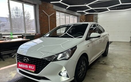 Hyundai Solaris II рестайлинг, 2020 год, 1 700 000 рублей, 3 фотография