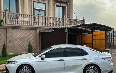 Toyota Camry, 2022 год, 2 650 000 рублей, 5 фотография
