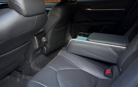 Toyota Camry, 2022 год, 2 650 000 рублей, 11 фотография