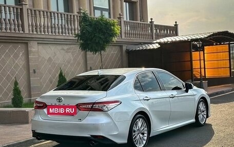 Toyota Camry, 2022 год, 2 650 000 рублей, 7 фотография