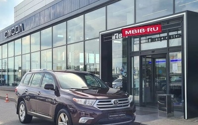Toyota Highlander III, 2012 год, 1 800 000 рублей, 1 фотография