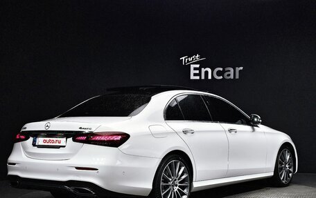 Mercedes-Benz E-Класс, 2021 год, 4 100 000 рублей, 3 фотография