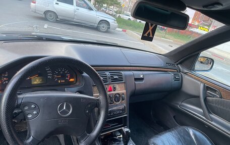 Mercedes-Benz E-Класс, 2001 год, 495 000 рублей, 6 фотография