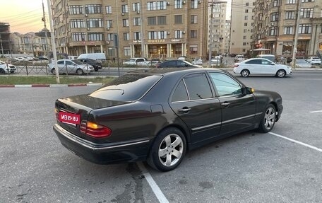 Mercedes-Benz E-Класс, 2001 год, 495 000 рублей, 3 фотография