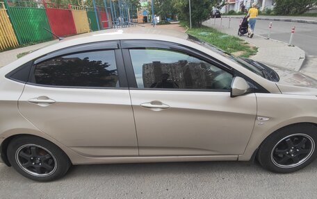 Hyundai Solaris II рестайлинг, 2013 год, 730 000 рублей, 4 фотография
