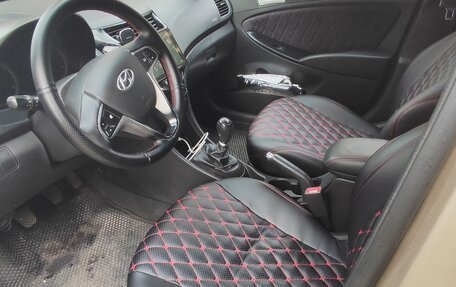 Hyundai Solaris II рестайлинг, 2013 год, 730 000 рублей, 10 фотография