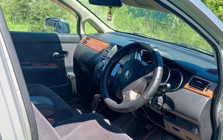 Nissan Tiida, 2004 год, 450 000 рублей, 2 фотография